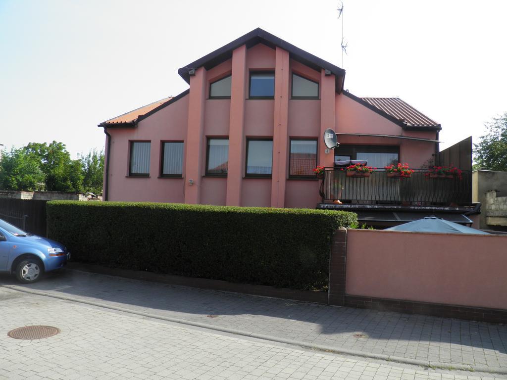 Pensjonat Zofia Demska Brzeg Exterior foto